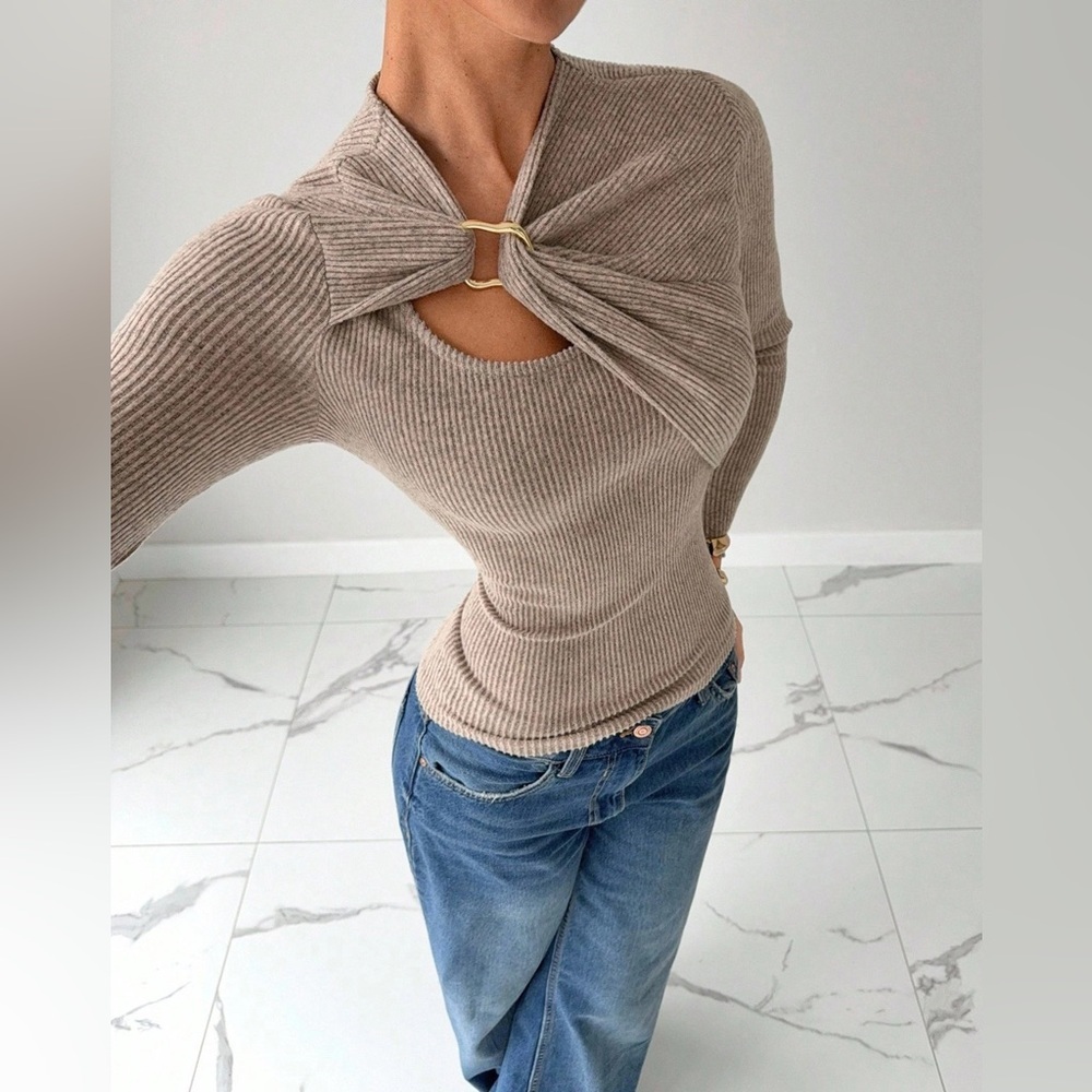 Twist-Front Cutout Ribbed Knit Top - Picture 4 of 5